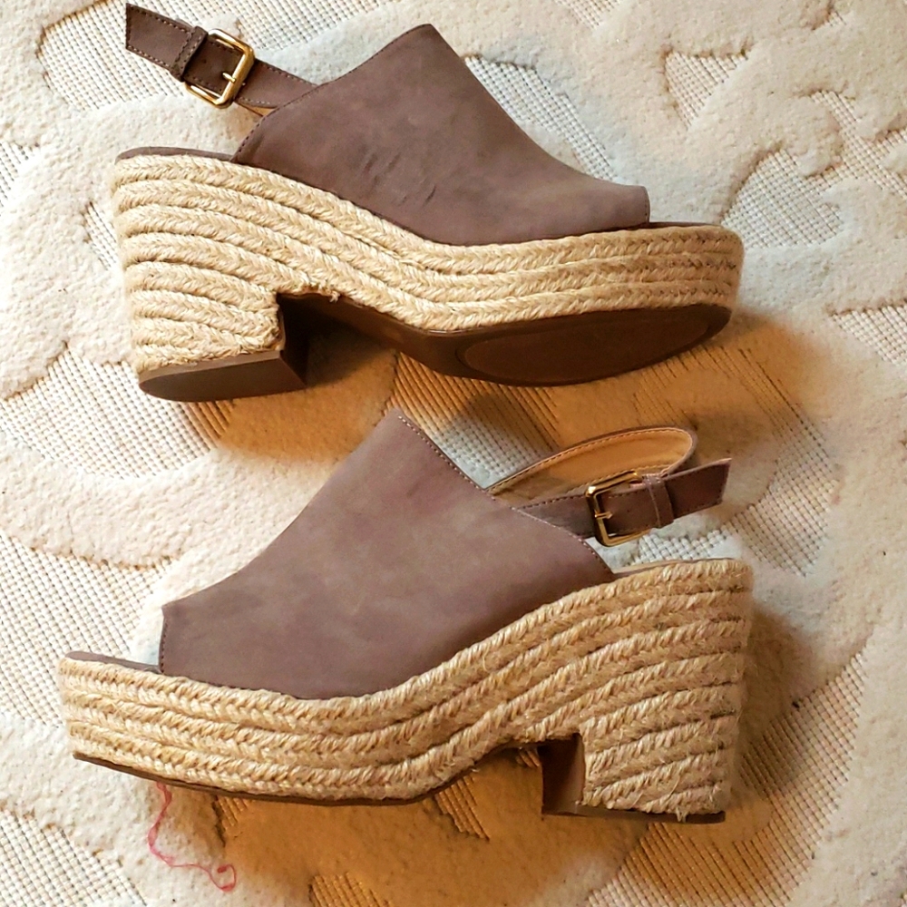 Sandles